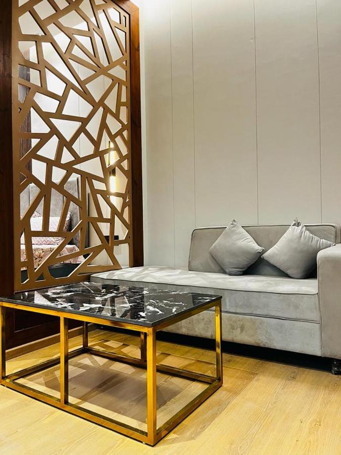 Luxe Apartment By Hey Studio'S 加济阿巴德 外观 照片